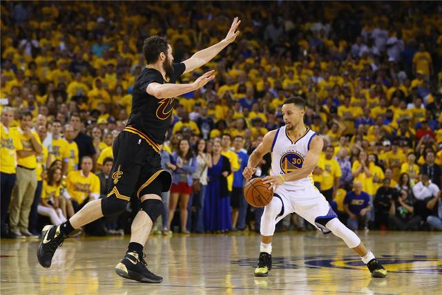 周琦20+12广东险胜首钢 曾凡博18分沃特斯27分